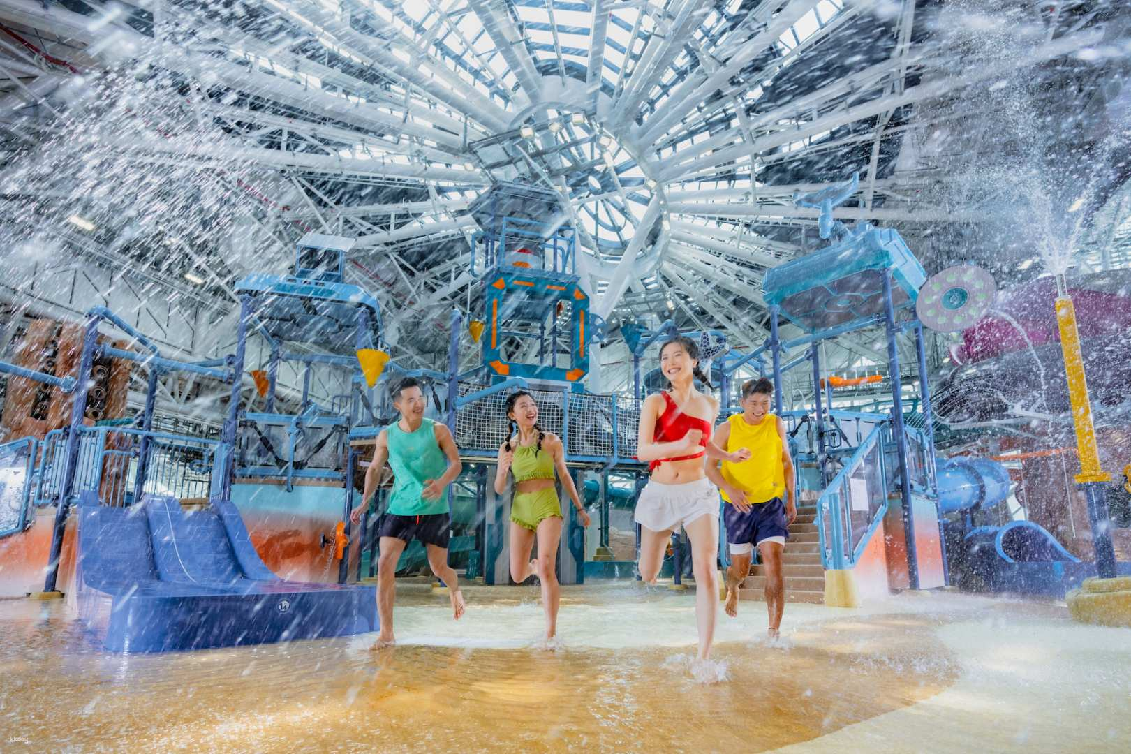 [Macau Attractions*] Studio City Water Park - Photo 1 of 9